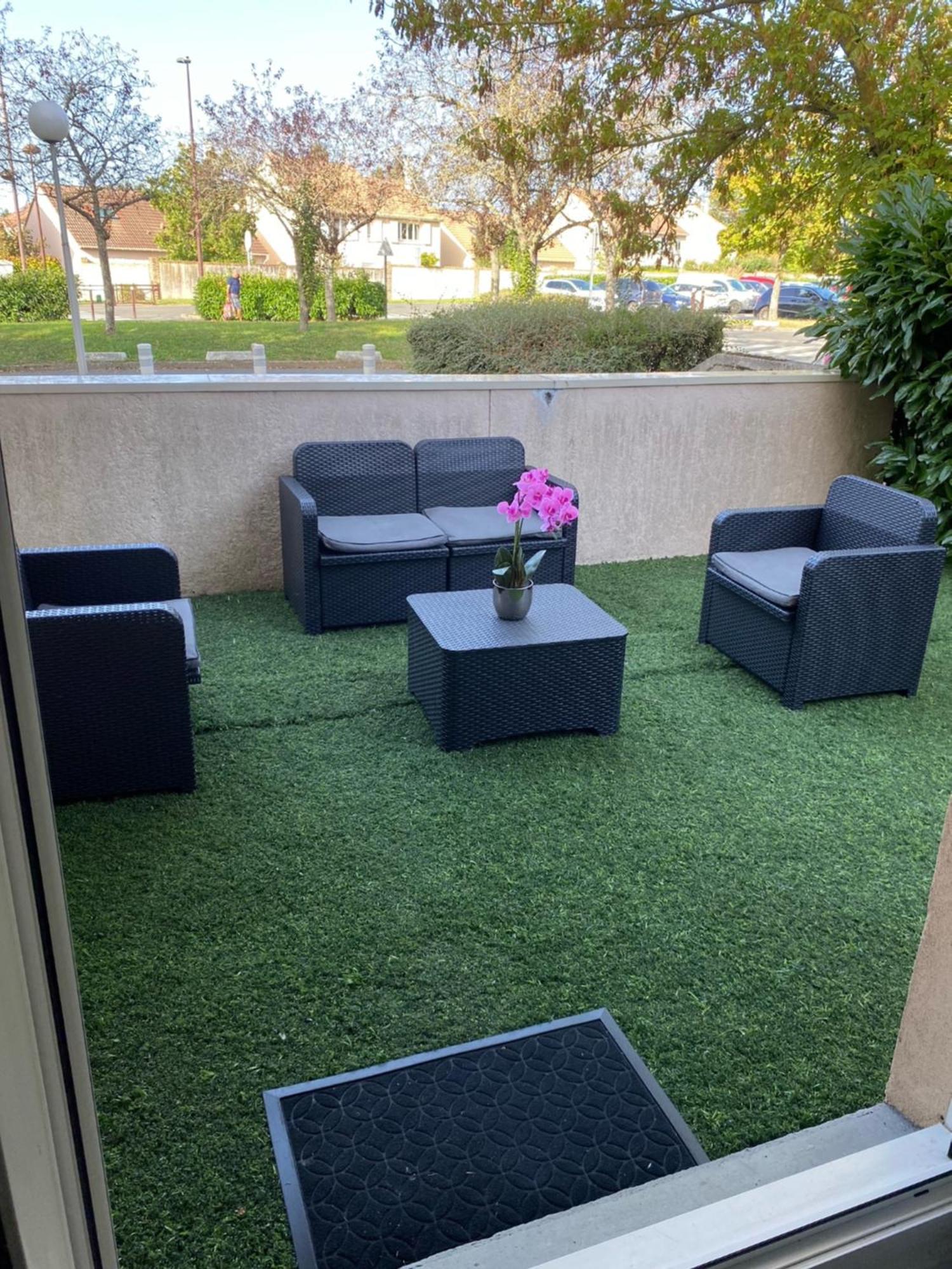 Logement Entier Chambre+Salon + Jardin & Terrasse Les Ulis Esterno foto